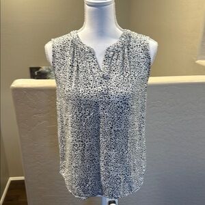 Amazon Essentials Black and White Sleeveless Blouse